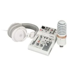 Yamaha AG03MK2 LSPK Live Streaming Pack, White