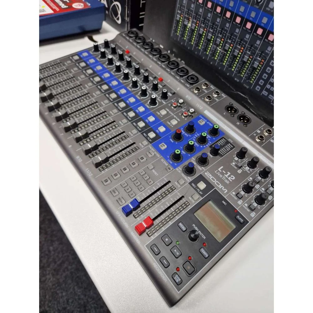 Pre-Owned Zoom LiveTrak L-12 Mixer - Image 4